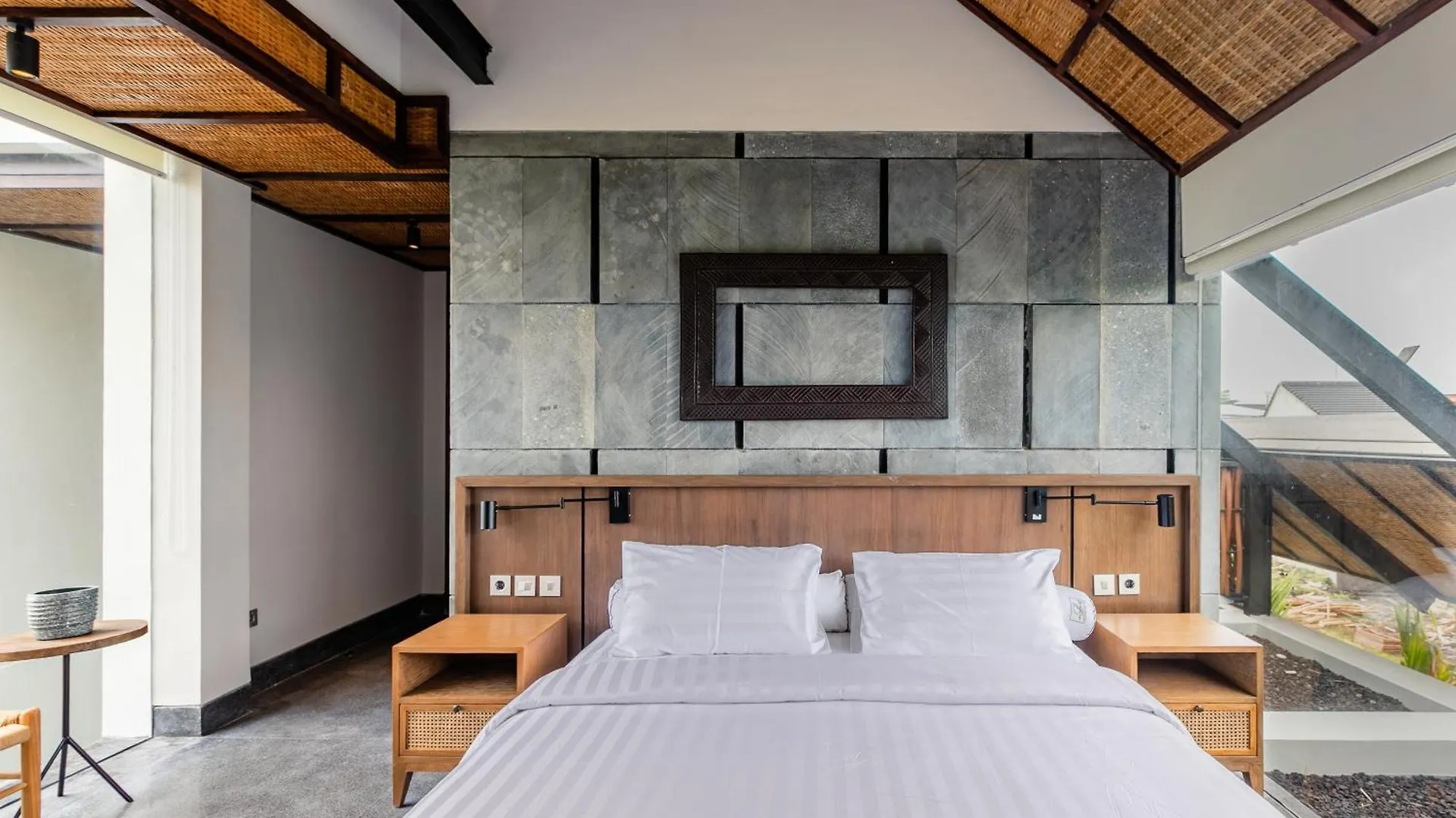 The Hollow Canggu By Bali Prime Hospitality Indonesien